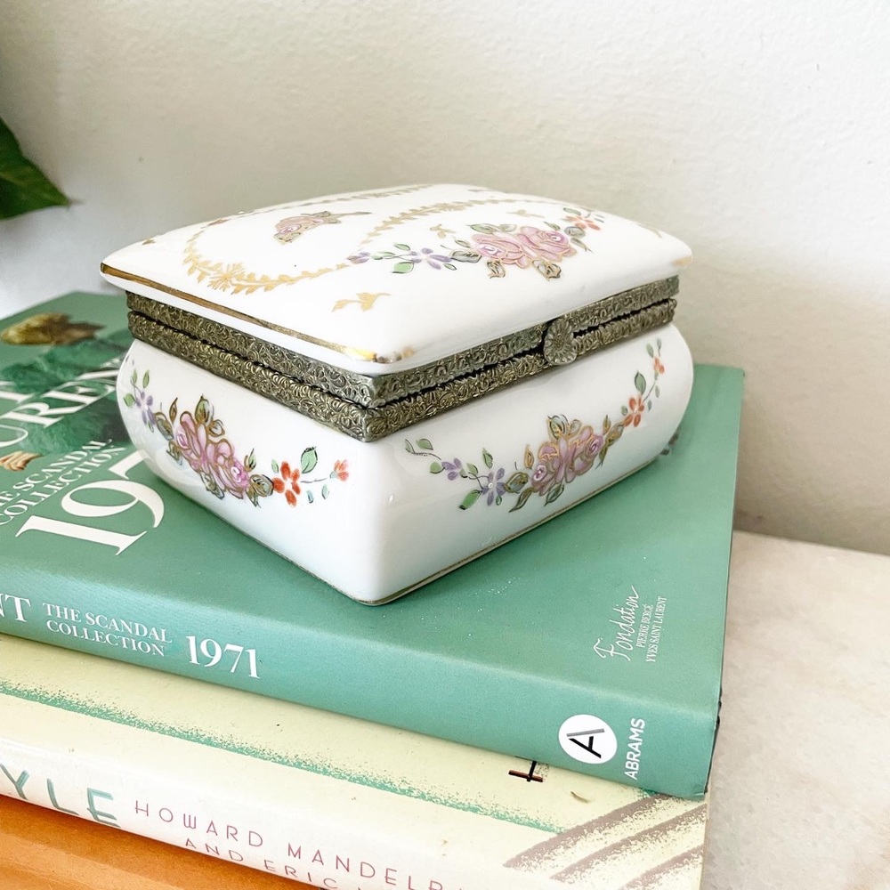 Antique porcelain jewelry box made in Japan
